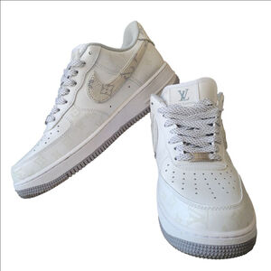 Nike Men's White and Light Gray Low-Top Sneakers